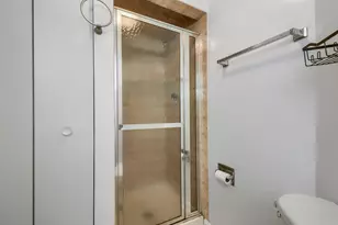 5004 Lee St, Skokie, IL 60077 - Photo 15