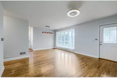 5004 Lee Street, Skokie, IL 60077 - Photo 3