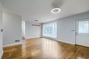 5004 Lee St, Skokie, IL 60077 - Photo 3