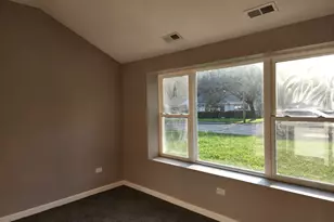 315 Nokomis St, Park Forest, IL 60466 - Photo 3