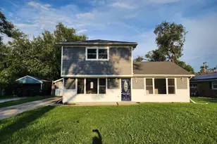315 Nokomis St, Park Forest, IL 60466 - Photo 1