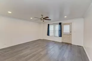 219 N Walnut St, Bensenville, IL 60106 - Photo 5