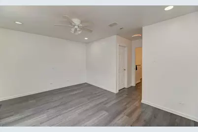 219 N Walnut Street #H, Bensenville, IL 60106 - Photo 11