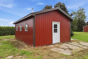 9896 Lincoln Rd, Morrison, IL 61270 - Photo 15