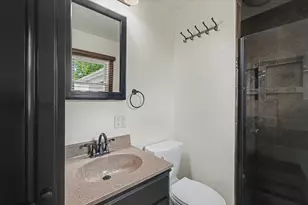 235 W 19th St, Gibson City, IL 60936 - Photo 21