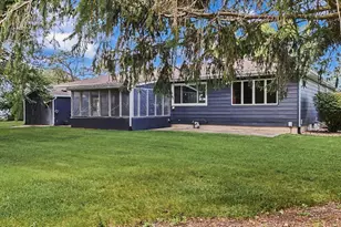 235 W 19th St, Gibson City, IL 60936 - Photo 37