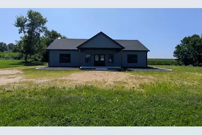 3001 W Lily Creek Road, Freeport, IL 61032 - Photo 11