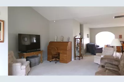 8 Liberty Lane, Clifton, IL 61727 - Photo 7