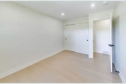 910 E Kimber Lane, Arlington Heights, IL 60005 - Photo 19
