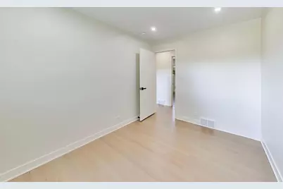910 E Kimber Lane, Arlington Heights, IL 60005 - Photo 17