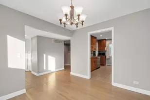 223 Willow Ln, Bloomingdale, IL 60108 - Photo 5