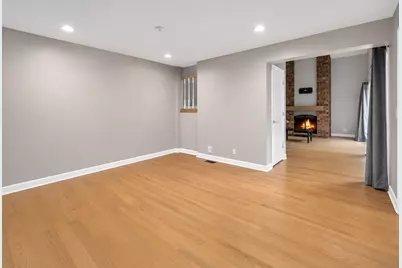223 Willow Lane, Bloomingdale, IL 60108 - Photo 11