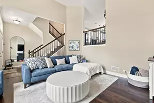267 Garrett Cir, Carol Stream, IL 60188 - Photo 3