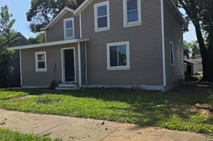 705 E Kent St, Streator, IL 61364 - Photo 1