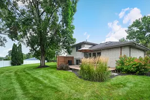 8211 Sawyer Ct, Darien, IL 60561 - Photo 19