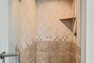 8211 Sawyer Ct, Darien, IL 60561 - Photo 11