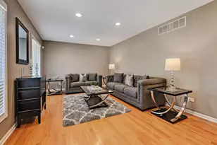 8211 Sawyer Ct, Darien, IL 60561 - Photo 3