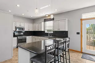 1961 Broadsmore Dr, Algonquin, IL 60102 - Photo 5