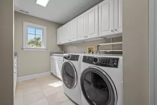 911 Queens Ln, Glenview, IL 60025 - Photo 29