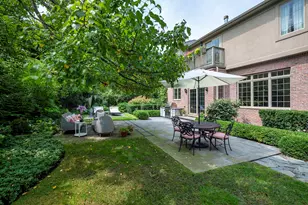 911 Queens Ln, Glenview, IL 60025 - Photo 41