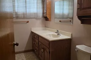 8225 New Castle Ave, Burbank, IL 60459 - Photo 9