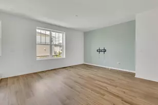 1078 Bogart St, Des Plaines, IL 60018 - Photo 5