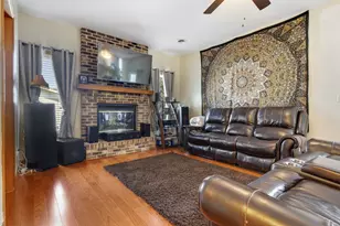 569 Eisenhower St, Marengo, IL 60152 - Photo 3