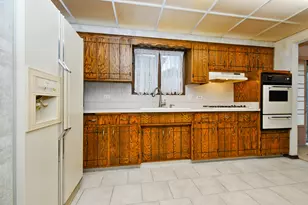 8024 Baldwin Trail, Hickory Hills, IL 60457 - Photo 9