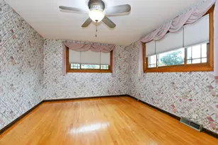 8024 Baldwin Trail, Hickory Hills, IL 60457 - Photo 5