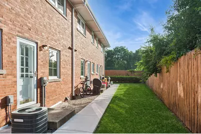 1332 Greenwillow Lane #1, Glenview, IL 60025 - Photo 15