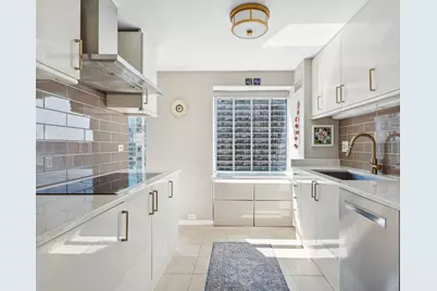 100 E Huron Street #1506, Chicago, IL 60611 - Photo 13