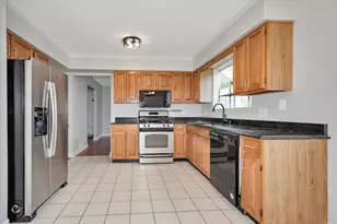 8348 Adbeth Ave, Woodridge, IL 60517 - Photo 17