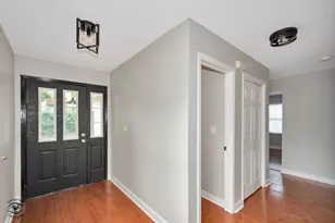 8348 Adbeth Ave, Woodridge, IL 60517 - Photo 7
