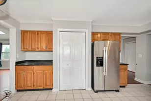 8348 Adbeth Ave, Woodridge, IL 60517 - Photo 21