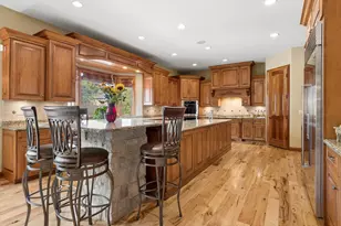 29W280 Hartman Dr, Naperville, IL 60564 - Photo 9