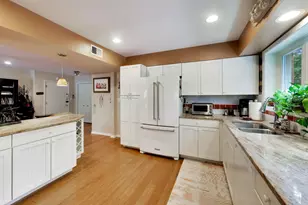 2001 Sherman Ave, Evanston, IL 60201 - Photo 9