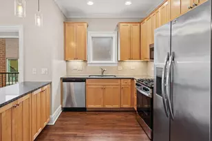 930 W Dakin St, Chicago, IL 60613 - Photo 7