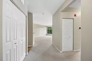 1016 Spring Ct, Darien, IL 60561 - Photo 5