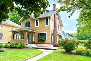 523 Prairie St, Saint Charles, IL 60174 - Photo 1