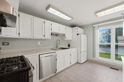 29W434 Hawthorne Lane, Warrenville, IL 60555 - Photo 7