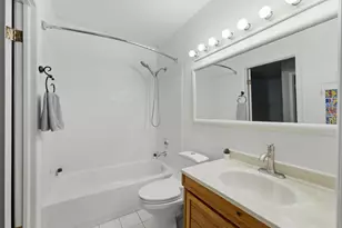 29W434 Hawthorne Ln, Warrenville, IL 60555 - Photo 13