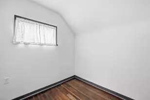319 Willow Ave, Joliet, IL 60436 - Photo 17