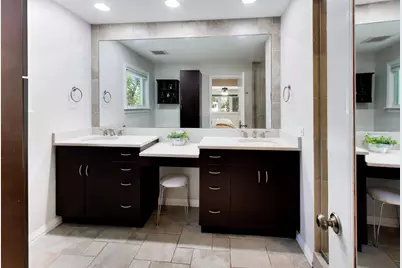 1919 Sunnyside Circle, Northbrook, IL 60062 - Photo 17