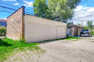 8010 S Phillips Ave, Chicago, IL 60617 - Photo 19