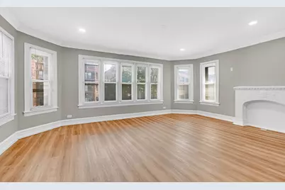 8010 S Phillips Avenue, Chicago, IL 60617 - Photo 3