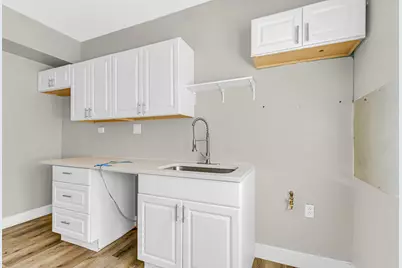 8010 S Phillips Avenue, Chicago, IL 60617 - Photo 15