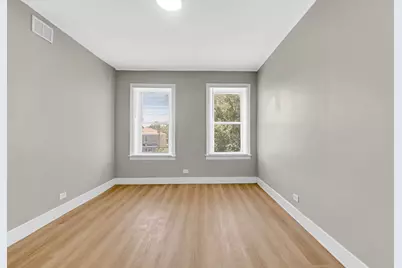 8010 S Phillips Avenue, Chicago, IL 60617 - Photo 9