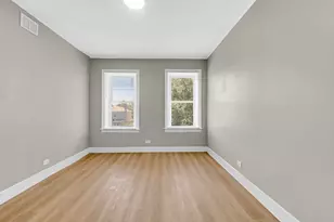 8010 S Phillips Ave, Chicago, IL 60617 - Photo 9