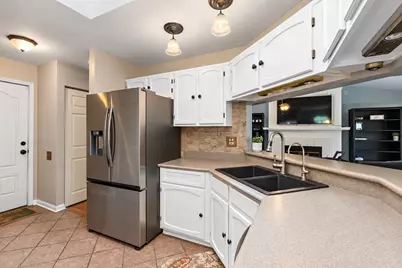 2210 Tahoe Parkway, Algonquin, IL 60102 - Photo 5