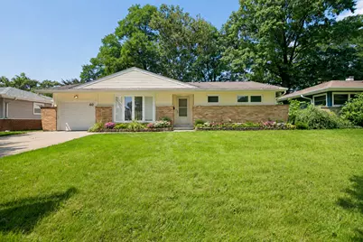 40 Wildwood Road, Elk Grove Village, IL 60007 - Photo 1